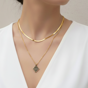 diamond shape pendant necklace